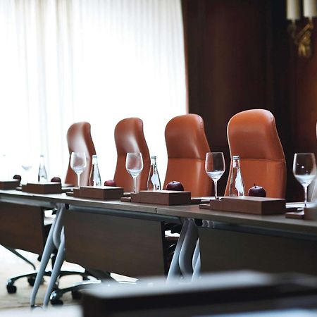 Moevenpick Hotel City Star Jeddah Exterior foto A boardroom