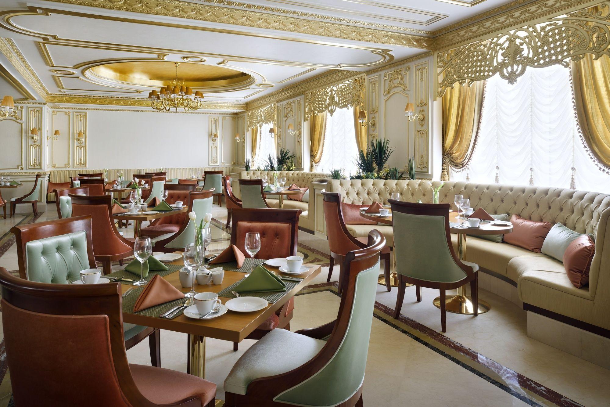 Moevenpick Hotel City Star Jeddah Exterior foto Restaurant interior