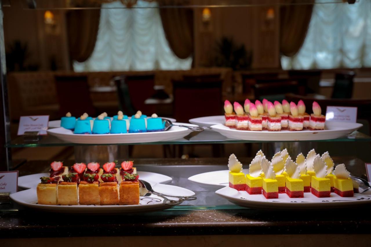 Moevenpick Hotel City Star Jeddah Exterior foto Desserts