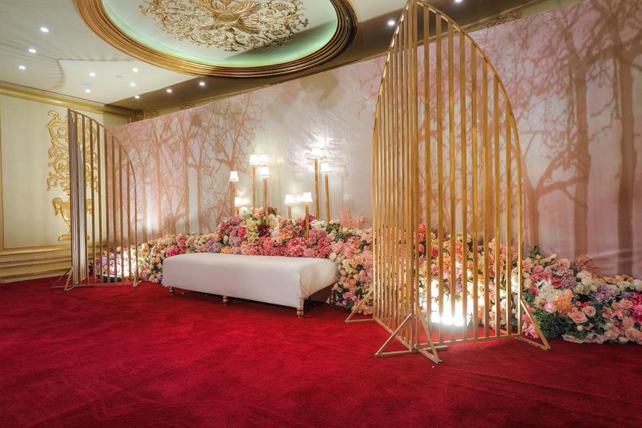 Moevenpick Hotel City Star Jeddah Exterior foto A traditional Malay wedding reception