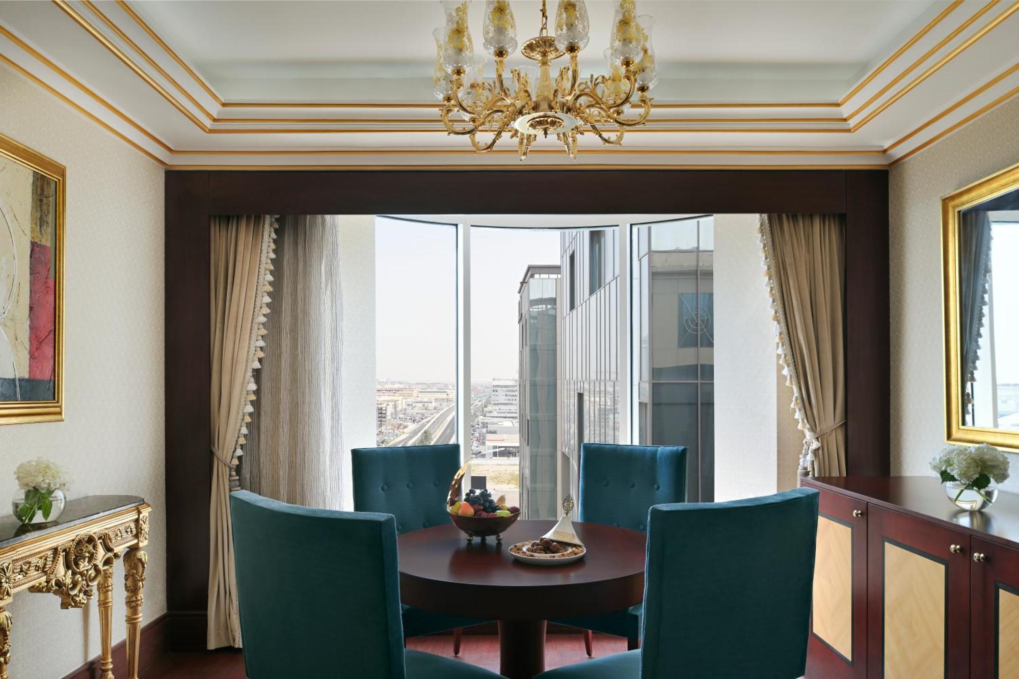 Moevenpick Hotel City Star Jeddah Exterior foto A dining room