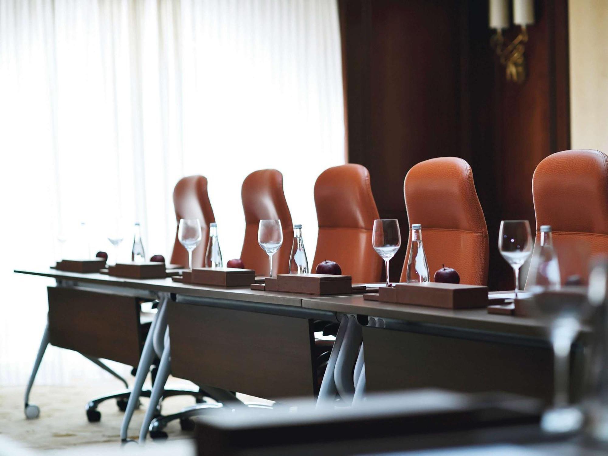 Moevenpick Hotel City Star Jeddah Exterior foto A boardroom