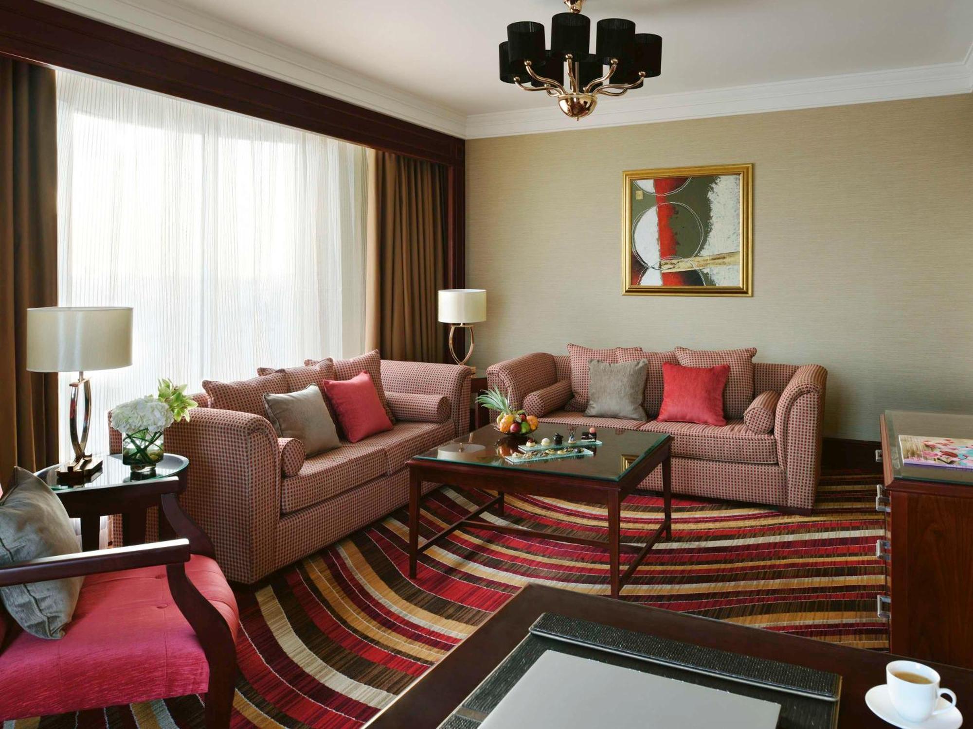 Moevenpick Hotel City Star Jeddah Exterior foto A living room
