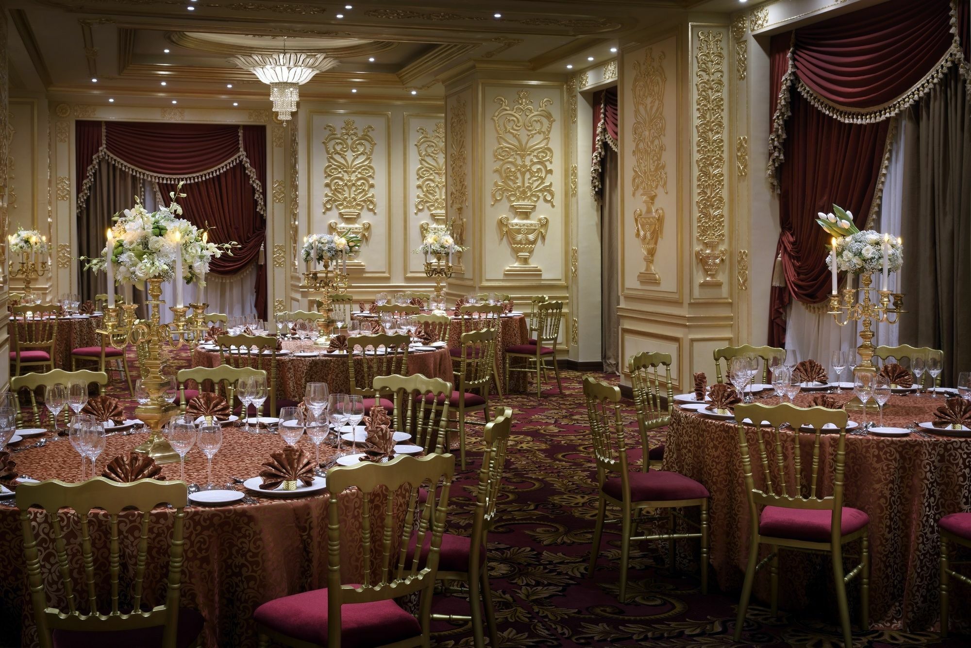 Moevenpick Hotel City Star Jeddah Exterior foto The ballroom at the Ritz-Carlton, Tysons Corner